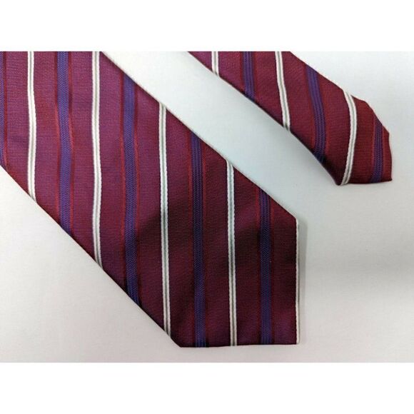 HUGO BOSS MADE IN ITALY SILK TIE RED BLUE CHAMELEON COLOR SHIFT 3.25" - Picture 1 of 4